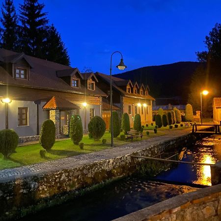 Hotel Gacka Otocac Bagian luar foto