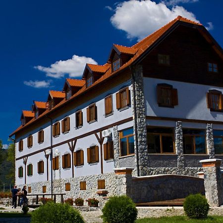Hotel Gacka Otocac Bagian luar foto