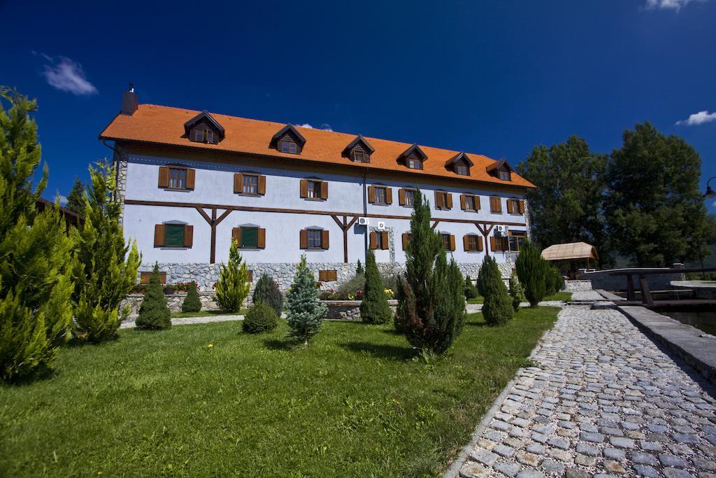 Hotel Gacka Otocac Bagian luar foto