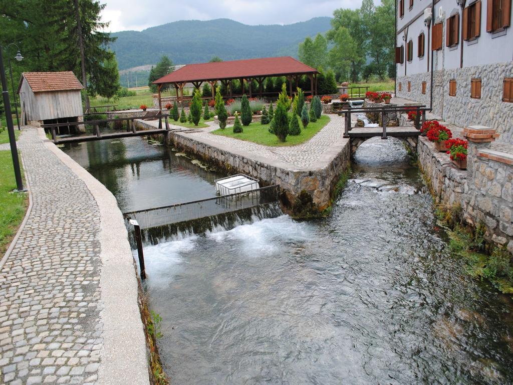 Hotel Gacka Otocac Bagian luar foto