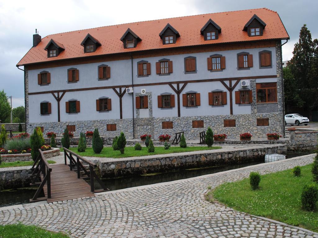 Hotel Gacka Otocac Bagian luar foto