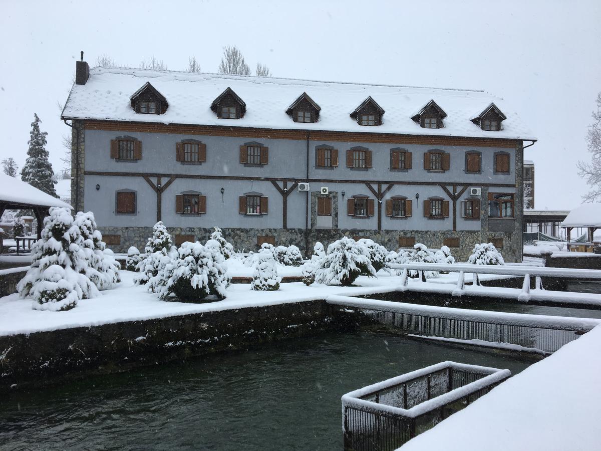 Hotel Gacka Otocac Bagian luar foto