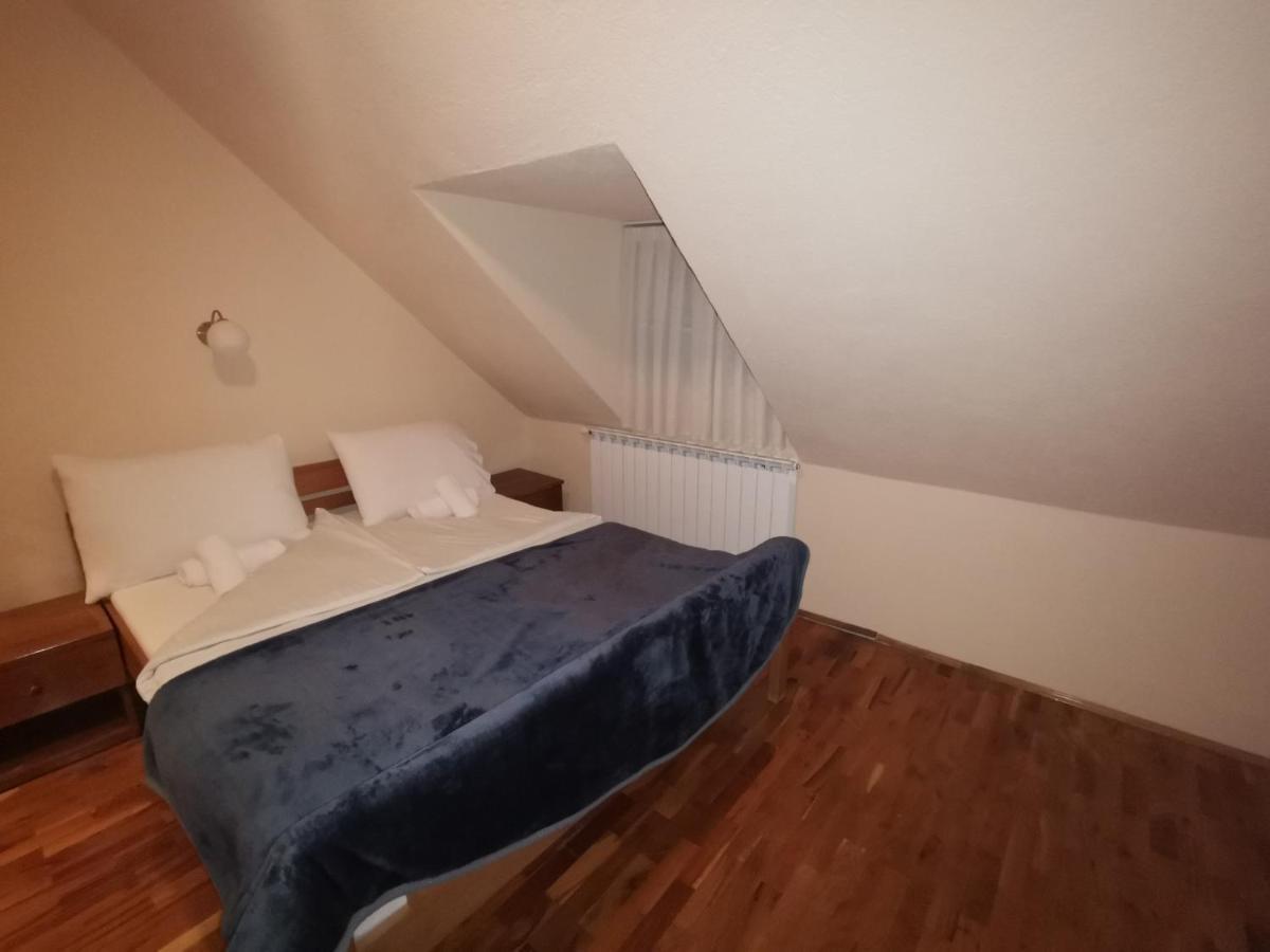 Hotel Gacka Otocac Bagian luar foto