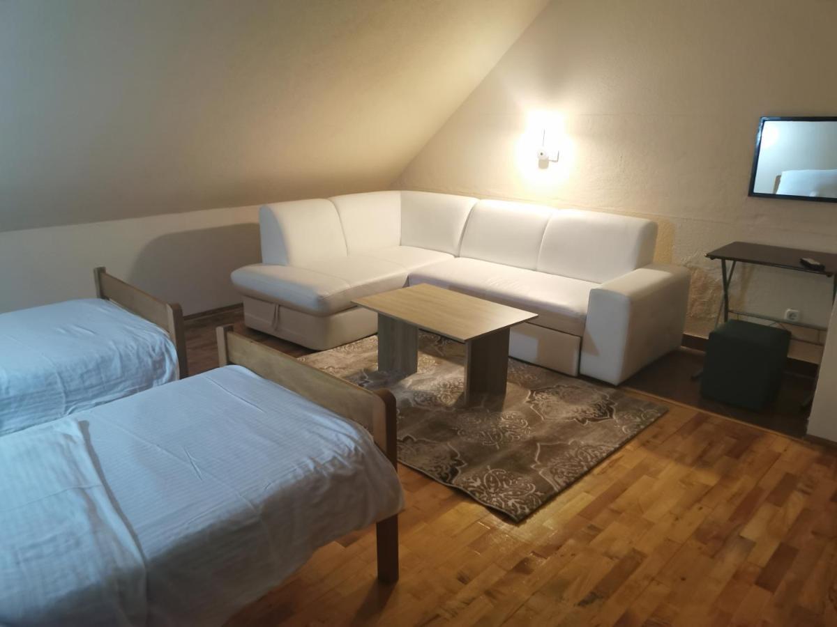 Hotel Gacka Otocac Bagian luar foto